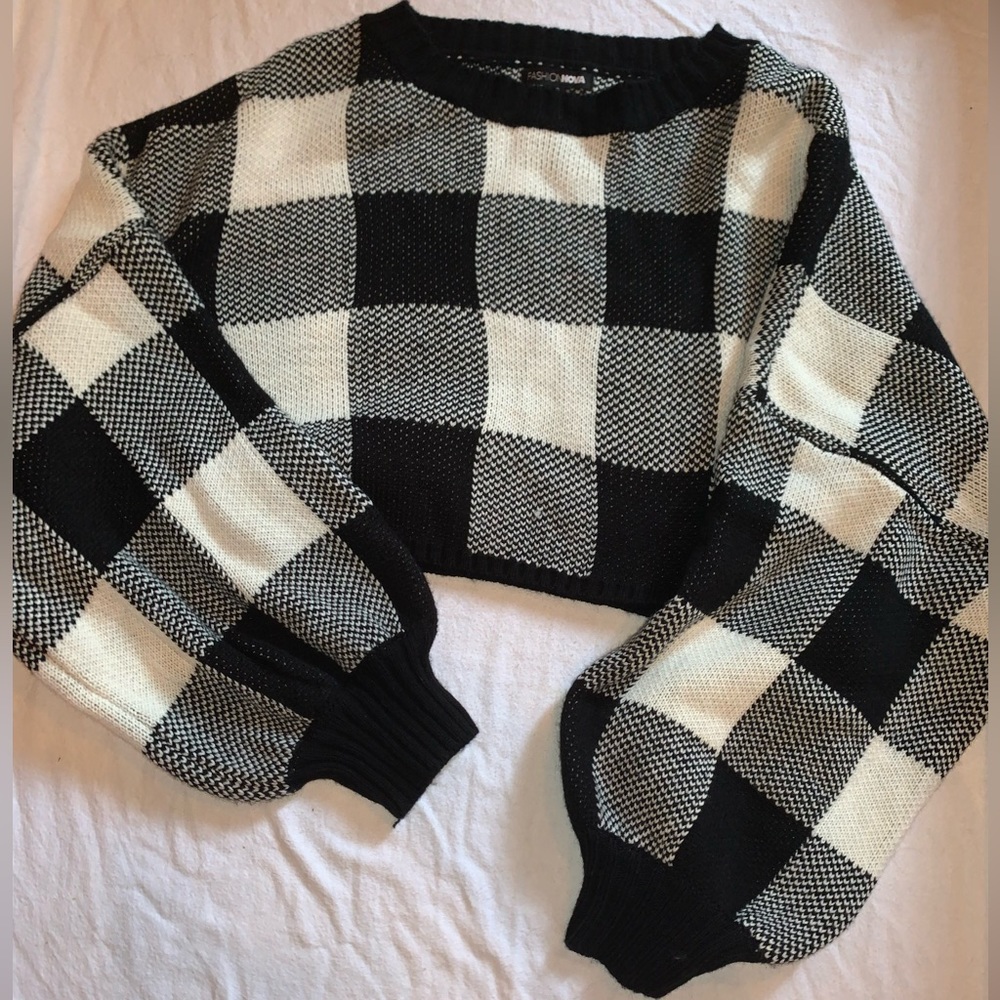 FASHIONNOVA Black&White Cropped Sweater